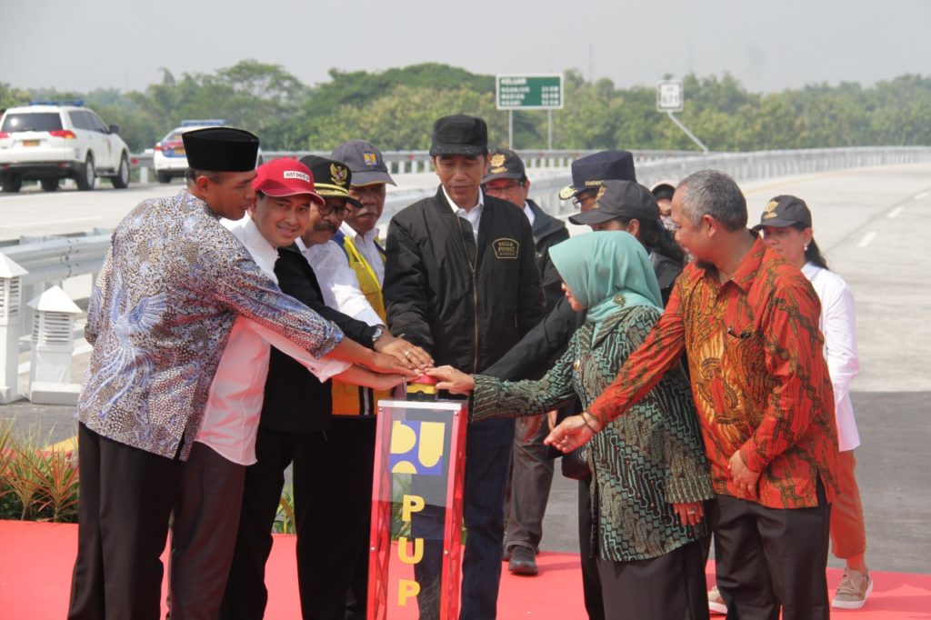 Presiden Jokowi Resmikan Jalan Tol Ngawi Kertosono Segmen (Wilangan – Kertosono)