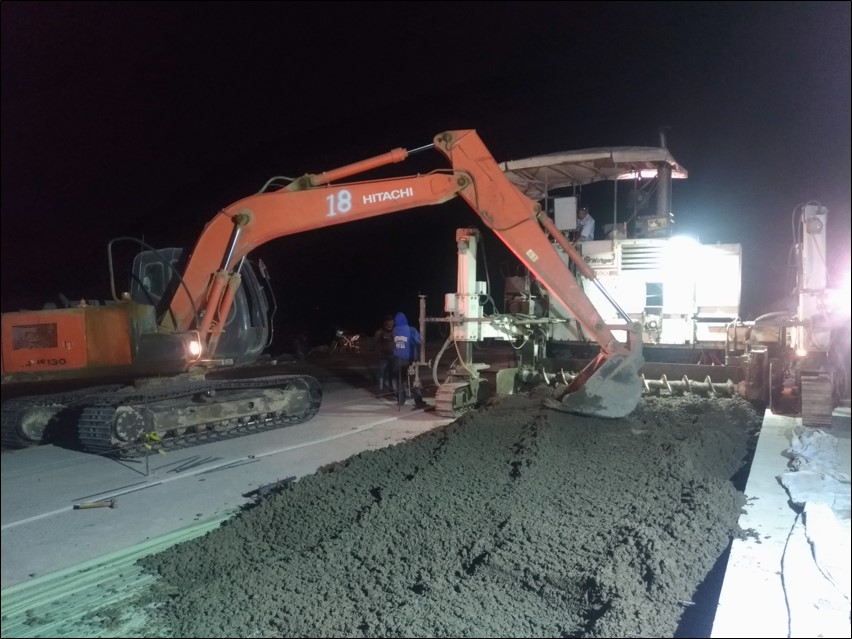PEKERJAAN RIGID MAIN ROAD STA 154+000 s/d 154+300